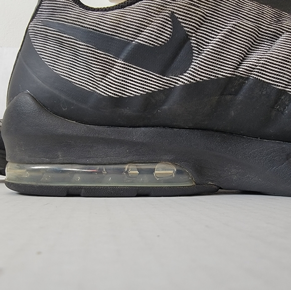 Nike Air Max Invigor Premium - Picture 5 of 8